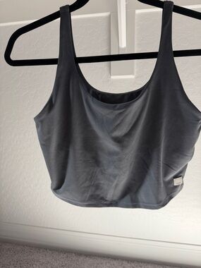 Vuori Gray Scoop Neck Cropped Sports Bra Tank